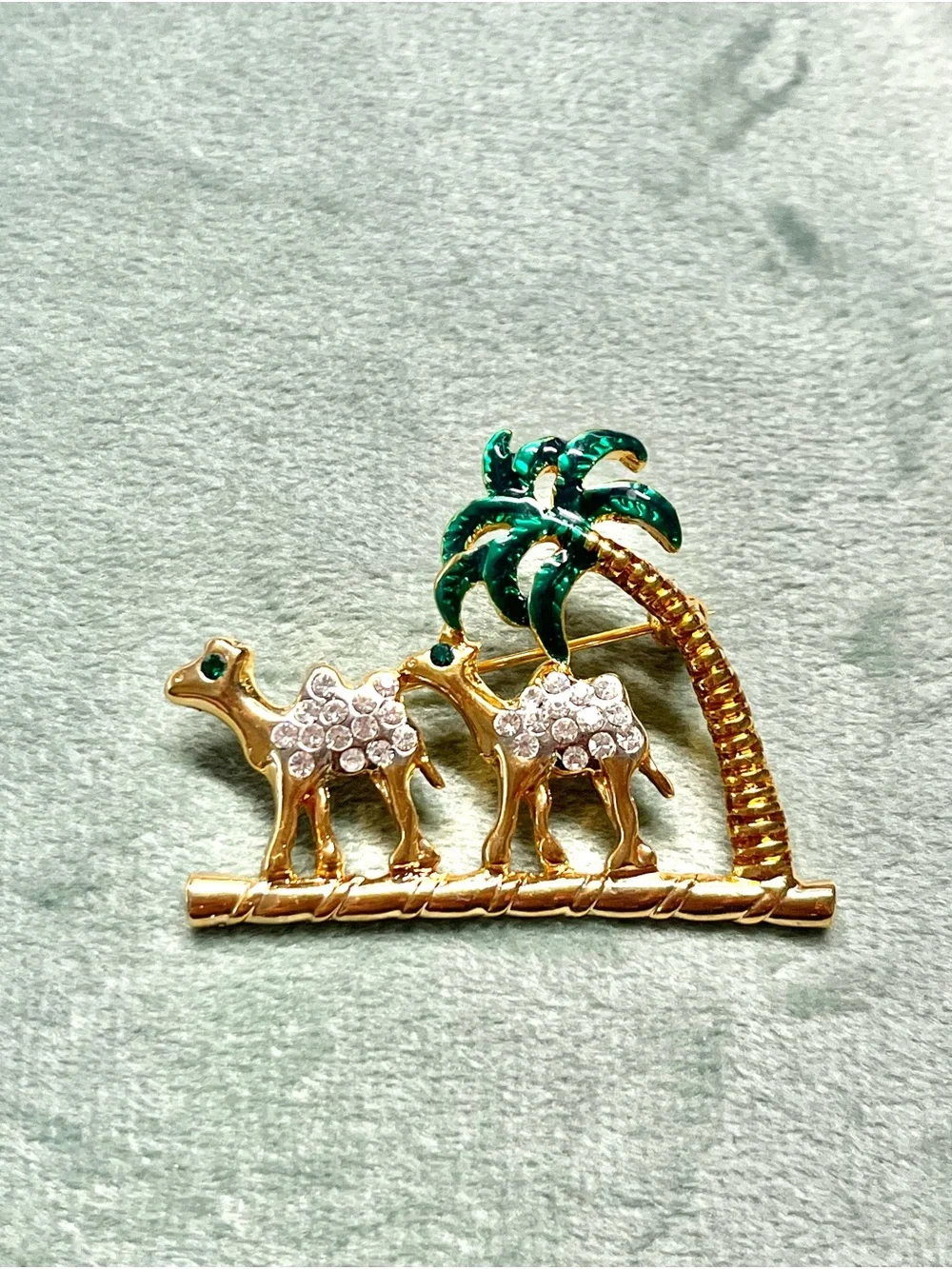 Vintage Camel brooch - MCM - gold tone green and clear rhinestone- palm tree